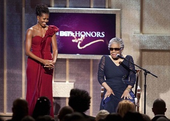 Michelle Obama et Maya Angelou lors des BET Honors