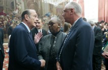 Jacques Chirac avec des membres du comit pour la mmoire de l'esclavage (jan 2006)