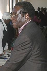 Robert Mugabe vendredi, avant la runion du bureau politique du Zanu-PF