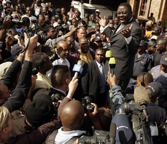 Morgan Tsvangirai en Afrique du Sud le 22 mai
