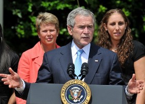 Le prsident amricain George Bush