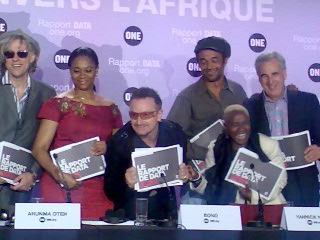 Bob Geldorf, Arunma Oteh, Bono, Yannick Noah, Angelique Kidjo et Michel Kazatchkine