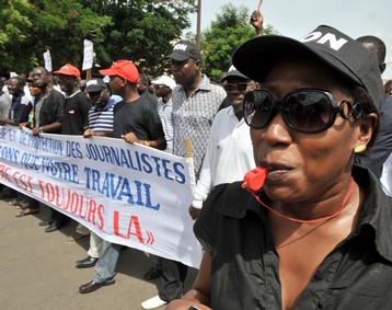 Des manifestants samedi à Dakar