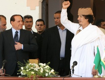 Silvio Berlusconi et Mouammar Kadhafi