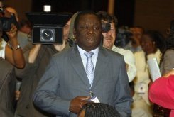 Le zimbabwen Morgan Tsvangirai, secrtaire gnral du Mouvement pour le changement dmocratique  Johannesburg le 16 aot 2008  AFP