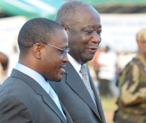 Des ex-rebelles seront intgrs dans la nouvelle arme ivoirienne, grce  un accord sign entre Laurent Gbagbo et son Premier ministre Guillaume Soro, issu des Forces nouvelles.