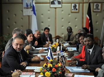 Avigdor Lieberman lors de son séjour au Kenya