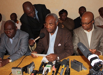 De g  d : Zacharie Myboto, jean Eyeghe Ndong et Andre Mba Obame