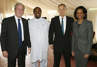 George Bush, Nduka Obaigbena (patron de Thisday), Tony Blair et Condoleezza Rice