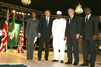 Dimeji Bankole,(speaker du parlement) et Ojo Maduekwe, ministre des affaires trangres avec T Blair, G Bush et C Rice