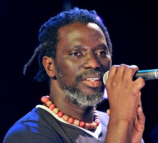 le chanteur ivoirien de reggae Tiken Jah Fakoly 