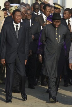 Yayi Boni et Goodluck Jonathan vendredi 24 dcembre  Abuja au Nigeria