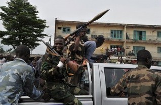 Des combattants pro-Ouattara,  Abobo le 26 mars 2011