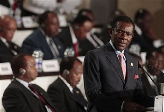 Teodoro Obiang Nguema,  la tribune lors de l'ouverture du sommet de l'U.A ce jeudi  Malabo