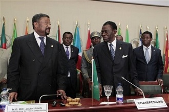 Jean Ping et Teodoro Obiang Nguema hte du 17 sommet de l'U.A