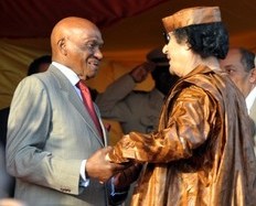 Abdoulaye Wade et Mouammar Kadhafi lors du Fesman  Dakar en dcembre 2010