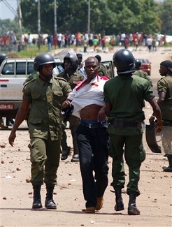 Un garde du corps de Cellou Dallein Diallo dtenu aprs que la police ait stopp le convoi de l'opposant guinen qui se rendait  la manifestation du 27 septembre