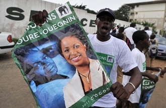 Affiche de campagne de Yasmina Ouegnin, nouvelle dput du PDCI  Cocody