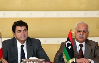 Pierre Lellouche et Tahar Sharkass, ministre par intrim libyen de l'conomie
