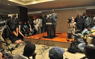 Macky Sall en confrence de presse le 29 fvrier 2012