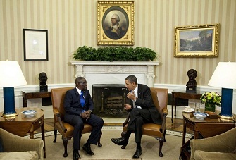 John Atta Mills et Barack Obama le jeudi 8 mars 2012 dans le bureau ovale