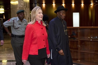 Hillary Clinton et Goodluck Jonathan le 9 aot 2012  Abuja