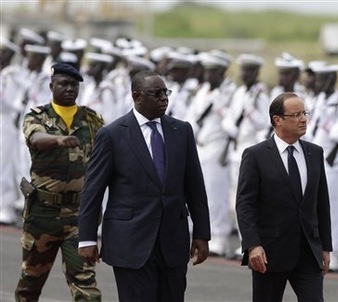 Franois Hollande  son arrive  Dakar