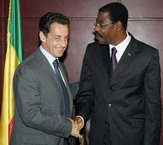 Yayi Boni en compagnie de Nicolas Sarkozy lors du sjour de ce dernier au Bnin