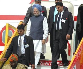 Le 1er ministre indien Manmohan Singh  son arrive  Abuja