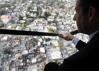 Vue de Port-au-Prince en hlicoptre