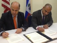 L'ambassadeur des Usa en Haïti Kenneth Merten et le 1er ministre haïtien Laurent Lamothe