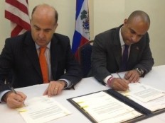 L'ambassadeur des Usa en Hati Kenneth Merten et le 1er ministre hatien Laurent Lamothe