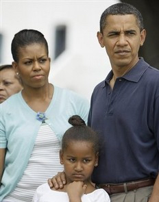 Barack, Michelle et Sasha Obama  Cape Coast Castle
