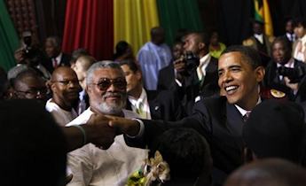 Barack Obama salue des dputs aprs son discours