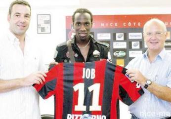 Juillet 2007 : Joseph-Dsir Job arrive  Nice. Juillet 2008, le club ne compte plus sur lui...