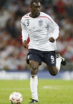L'attaquant anglais Emile Heskey