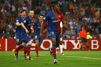 Eto'o suivi par ses coquipiers aprs l'ouverture du score