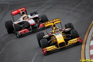 Lewis Hamilton derrire le polonais Robert Kubica