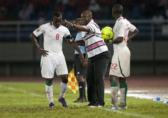 Amara Traor donnant des consignes lors de la CAN