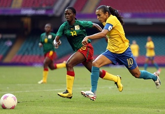 Marta, capitaine du Brsil face  Claudine Meffometou lors du match Cameroun Brsil le 25 juillet  Cardif 