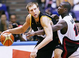 Dirk Nowitski face  l'Angola