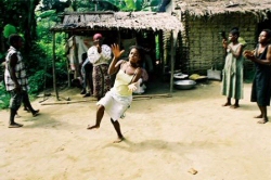 Danseuse pygme (Cameroun)
