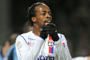 Sidney Govou. 