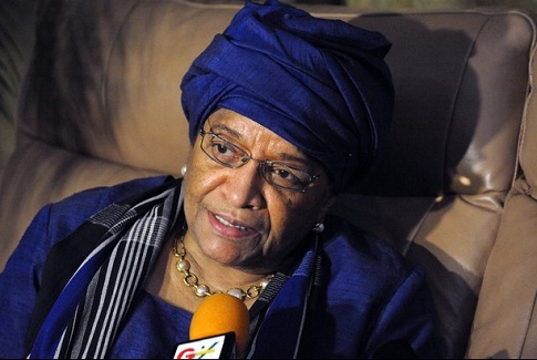 Ellen Johnson Sirleaf est entre dans l'histoire en devenant la premire femme prsidente d'un pays africain, le Liberia.