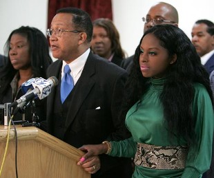 Foxy Brown et le Dr Benjamin Chavis de la NAACP