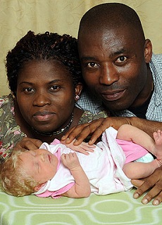 Ben et Angela Ihegboro en compagnie de leur fille